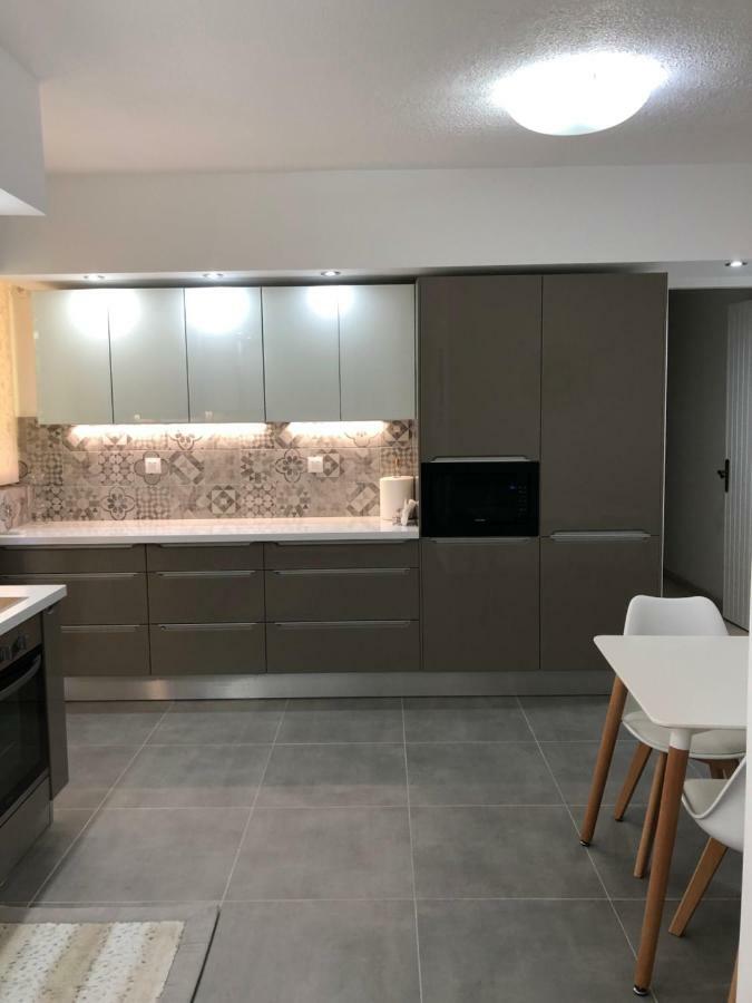Cosy Apartment In Chalandri Atenas Exterior foto